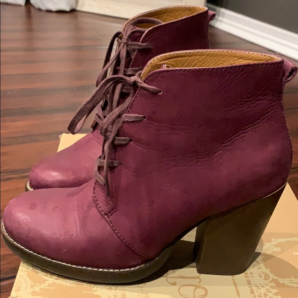 Plum lace up bootie - Latigo